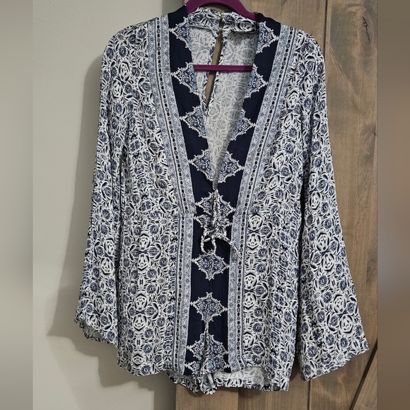 LULU'S Many Moons Ivory and Navy Blue/White Floral Print Short Romper. XS NWT - Picture 14 of 16